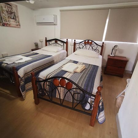 Strovolos Rooms Studios نيقوسيا الغرفة الصورة