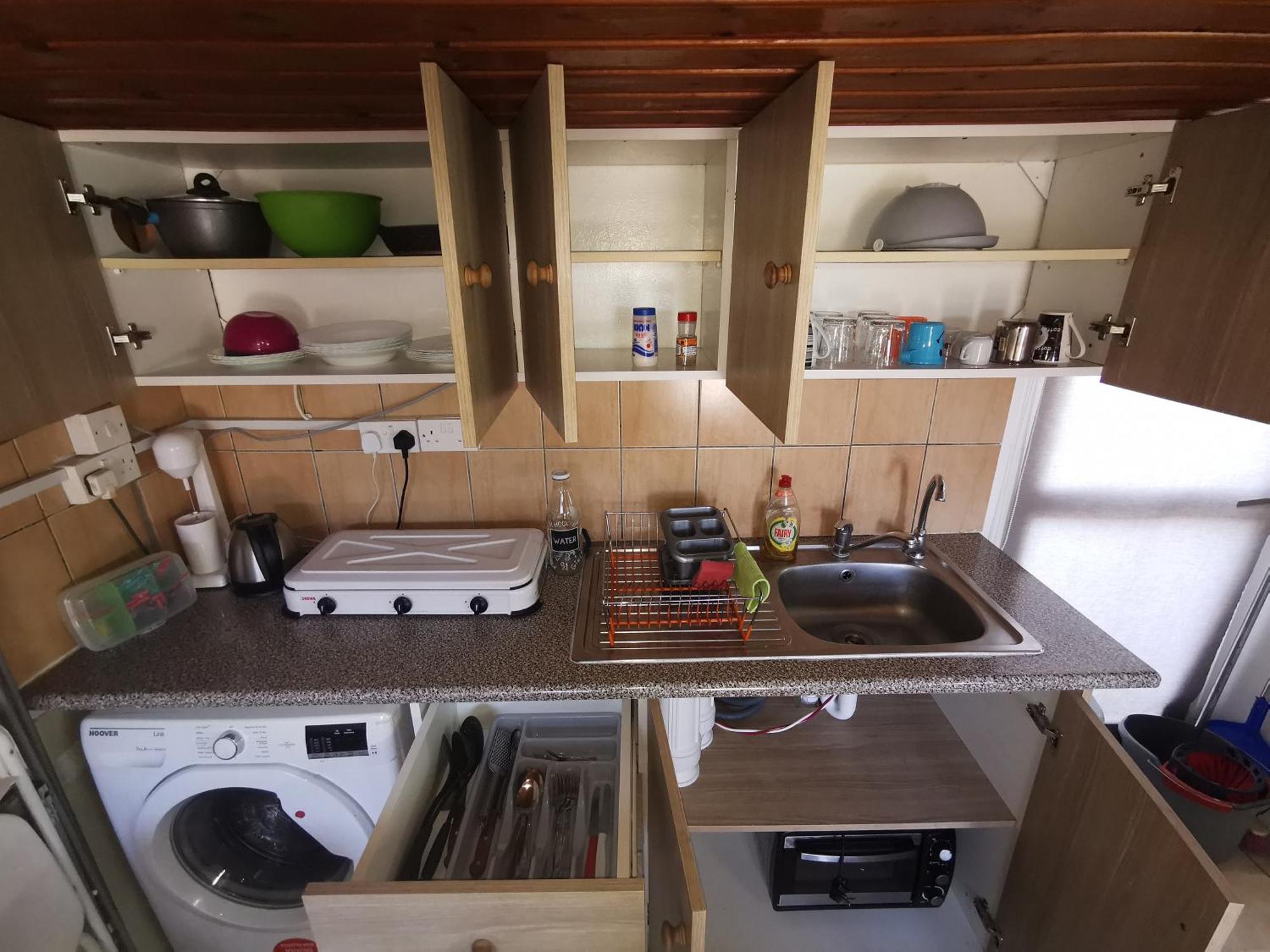 Strovolos Rooms Studios نيقوسيا الغرفة الصورة