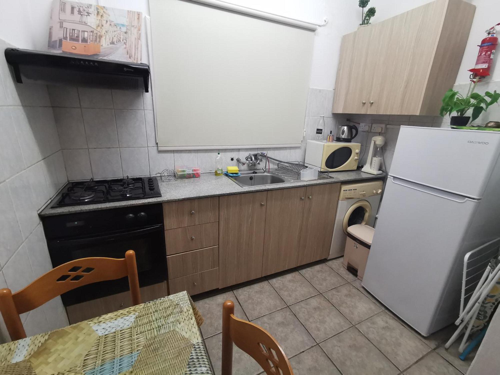 Strovolos Rooms Studios نيقوسيا الغرفة الصورة