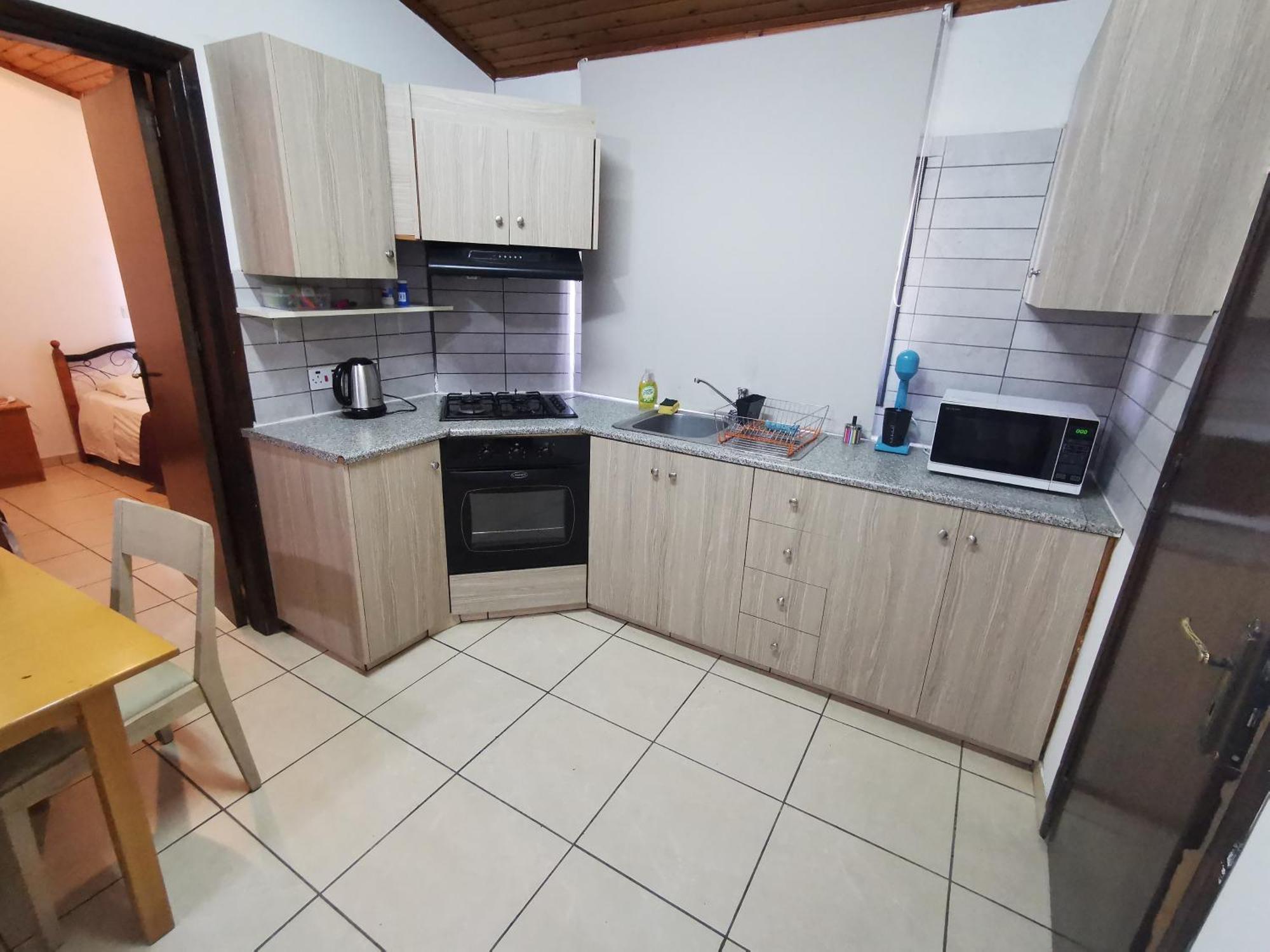 Strovolos Rooms Studios نيقوسيا الغرفة الصورة