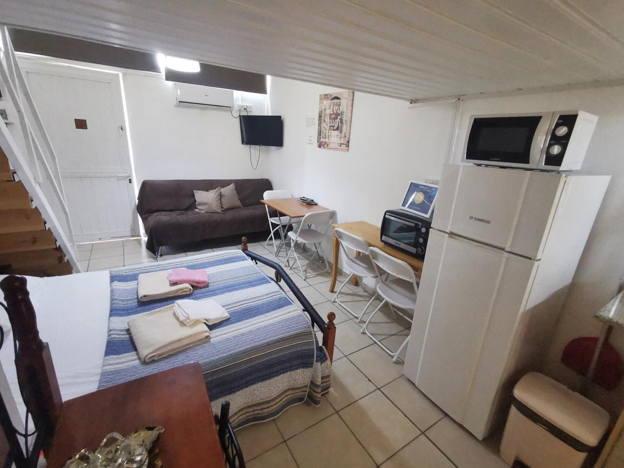 Strovolos Rooms Studios نيقوسيا الغرفة الصورة