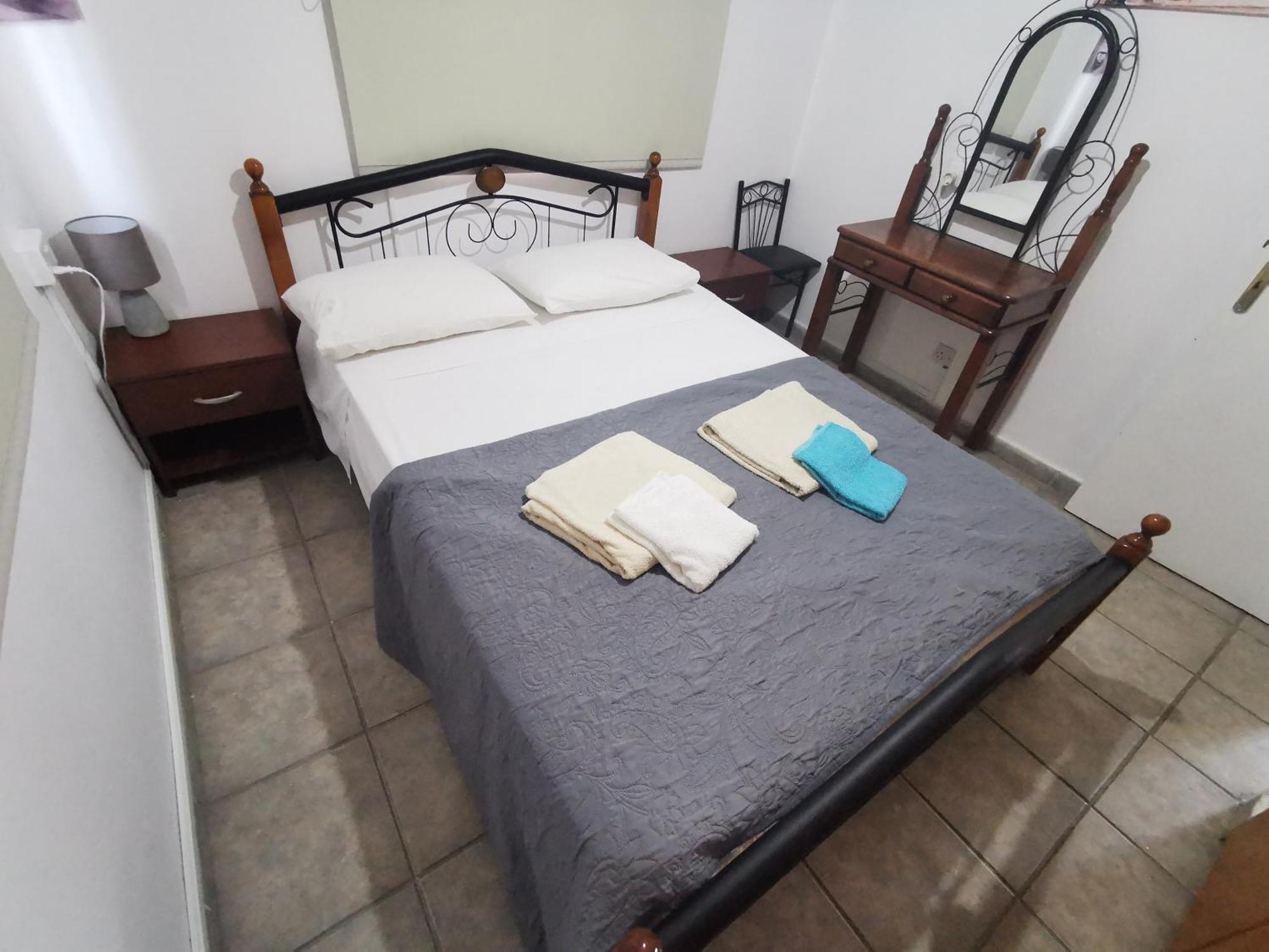 Strovolos Rooms Studios نيقوسيا الغرفة الصورة