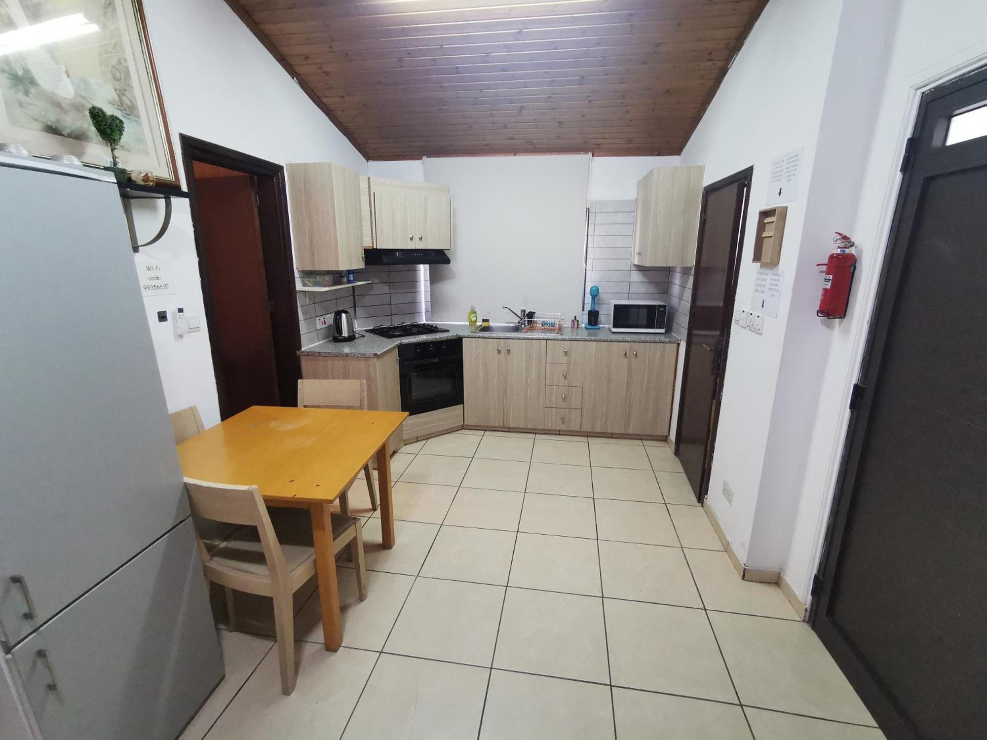 Strovolos Rooms Studios نيقوسيا الغرفة الصورة